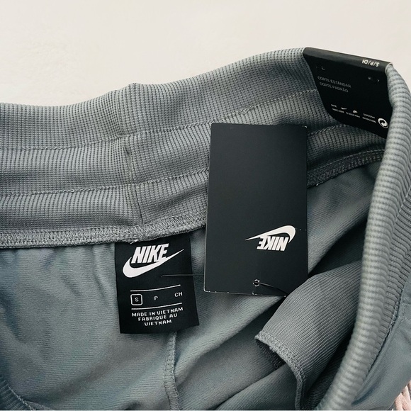 Women’s Nike Sportswear Track Set - Picture 8 of 9